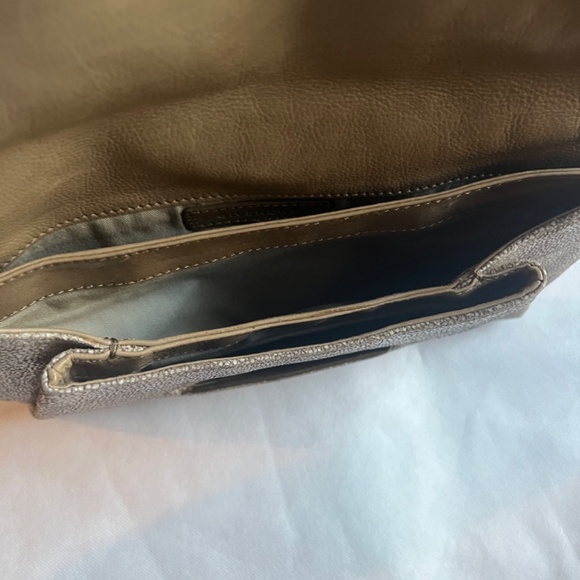 Givenchy RARE Antigona Leather Envelope Pebbled Beige Tan Clutch Handbag Logo - Picture 6 of 12